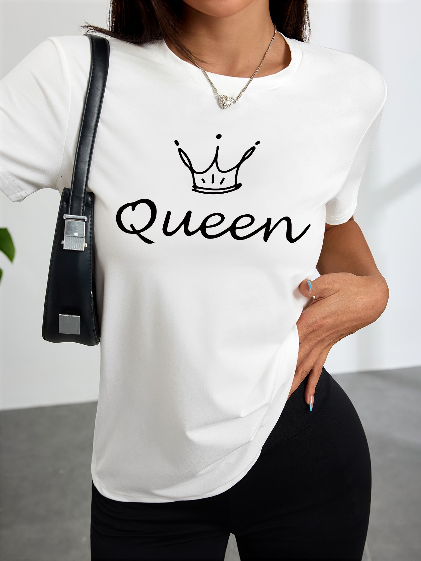 Queen Street Fashion - Camiseta Branca Feminina com Estampa de