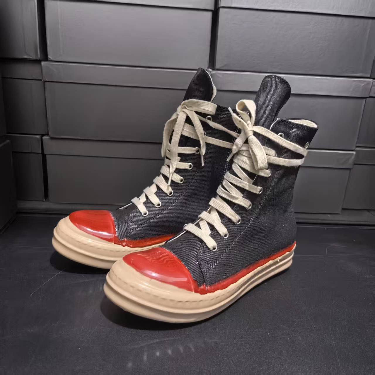 Botas de Cano Alto com Design  - Street Fashion Designers avaliação e preço